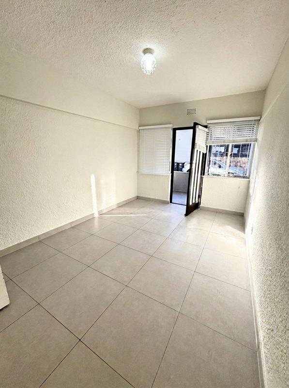 To Let 1 Bedroom Property for Rent in Wynberg Western Cape